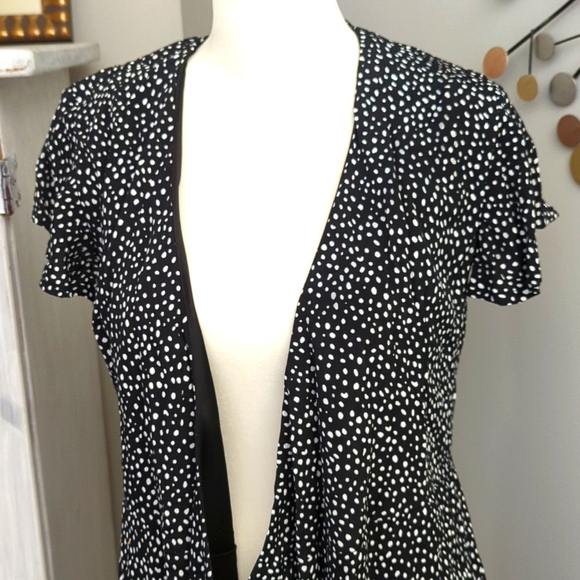 NWOT Harper Heritage Wrap Around Top Size S - Picture 2 of 5